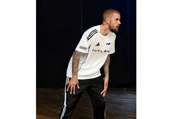 Jersey Spotlight Justin Bieber’s Monochrome “SKYLRK” Streetwear Look